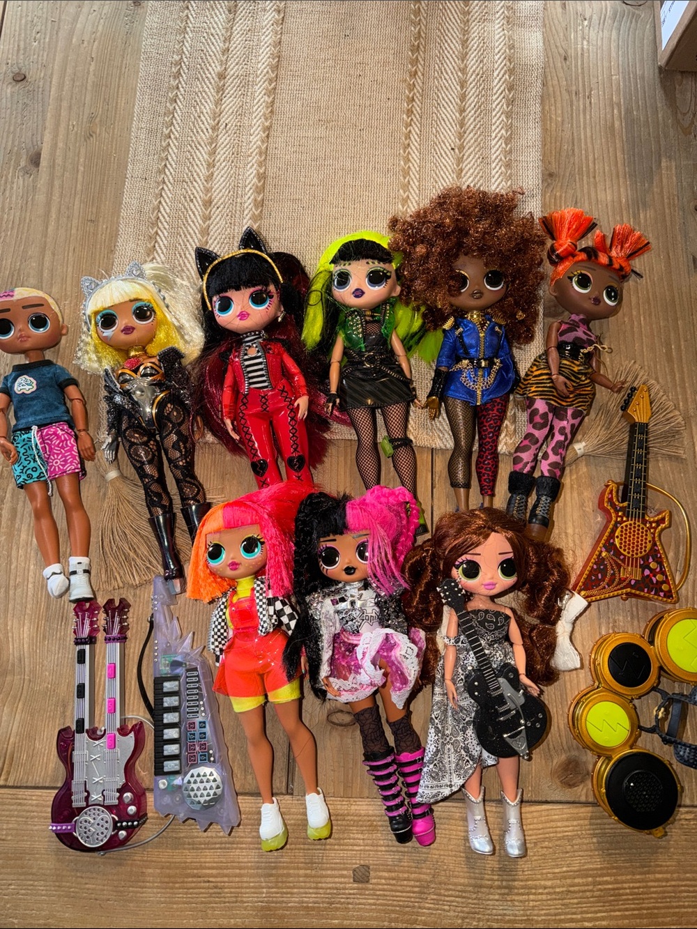 Lot of 9 L.O.L. Surprise OMG Rock Band / Rockstar Dolls + Musical Instruments